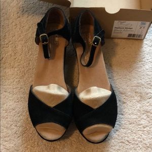 Toms black suede platform wedge